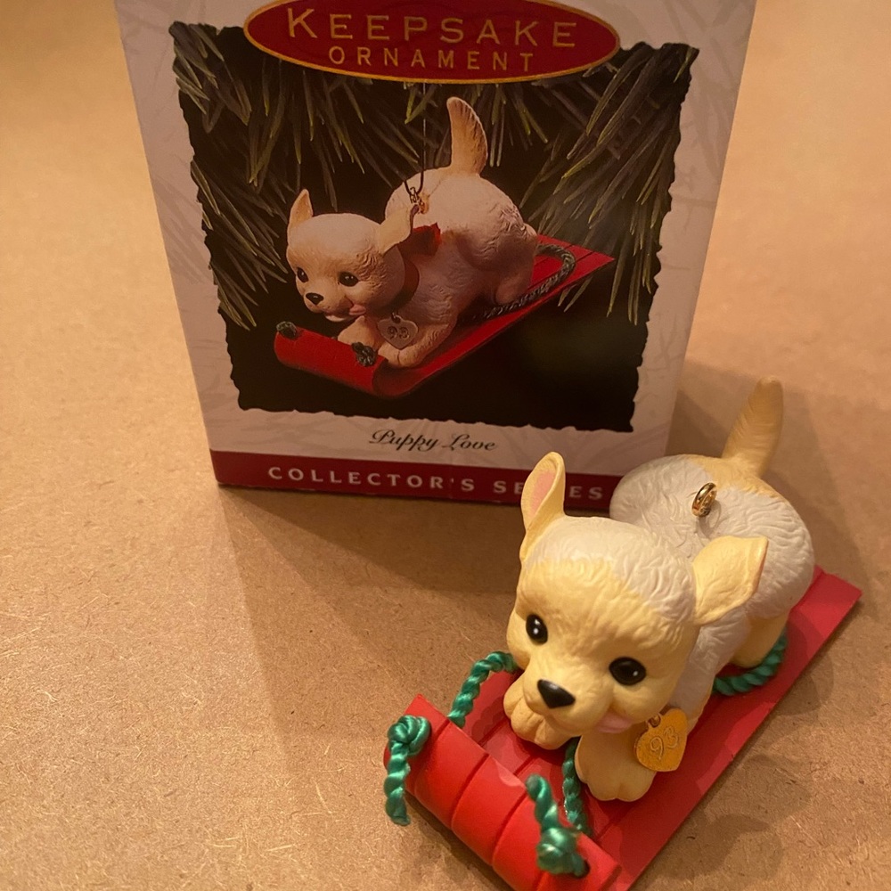 Vintage Hallmark Golden retriever ornament 1993, #3 in the Puppy love series